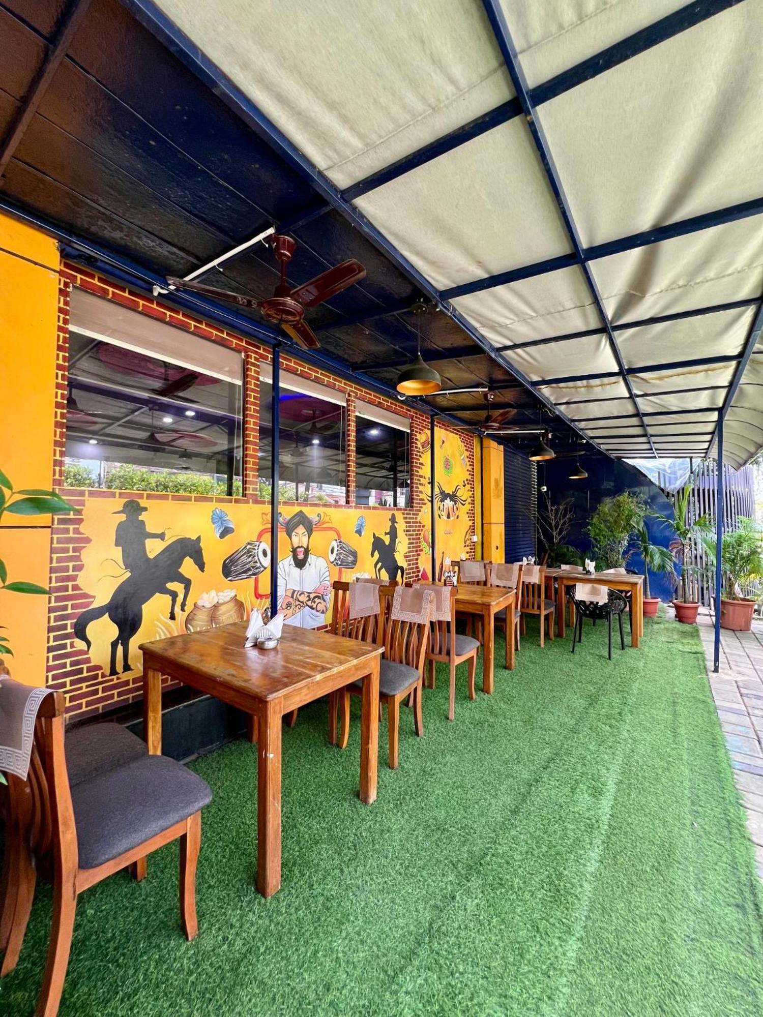 Ratna Sagar Hotel Manipal Eksteriør billede