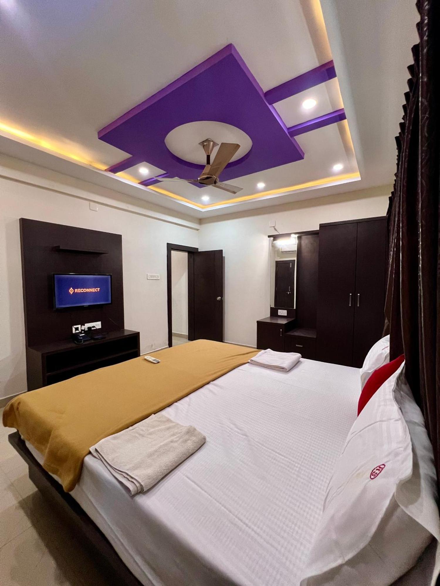 Ratna Sagar Hotel Manipal Eksteriør billede