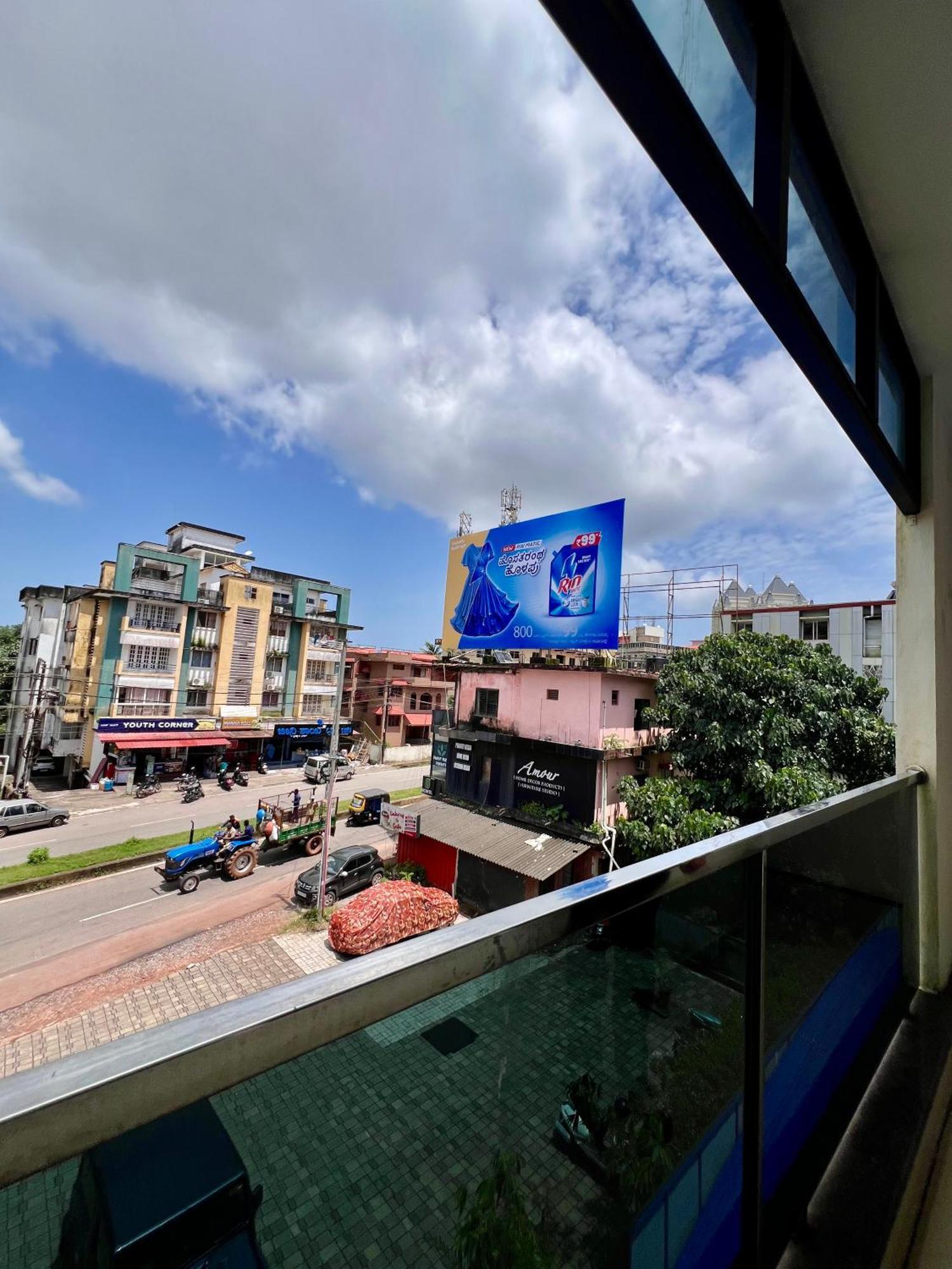 Ratna Sagar Hotel Manipal Eksteriør billede