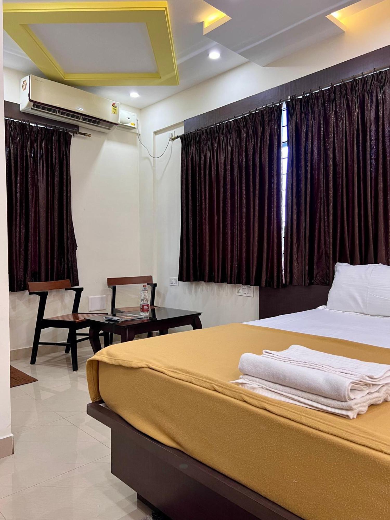 Ratna Sagar Hotel Manipal Eksteriør billede